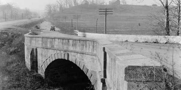 S_Bridge,_West_of_Cambridge,_Cambridge_vicinity_(Guernsey_County,_Ohio)